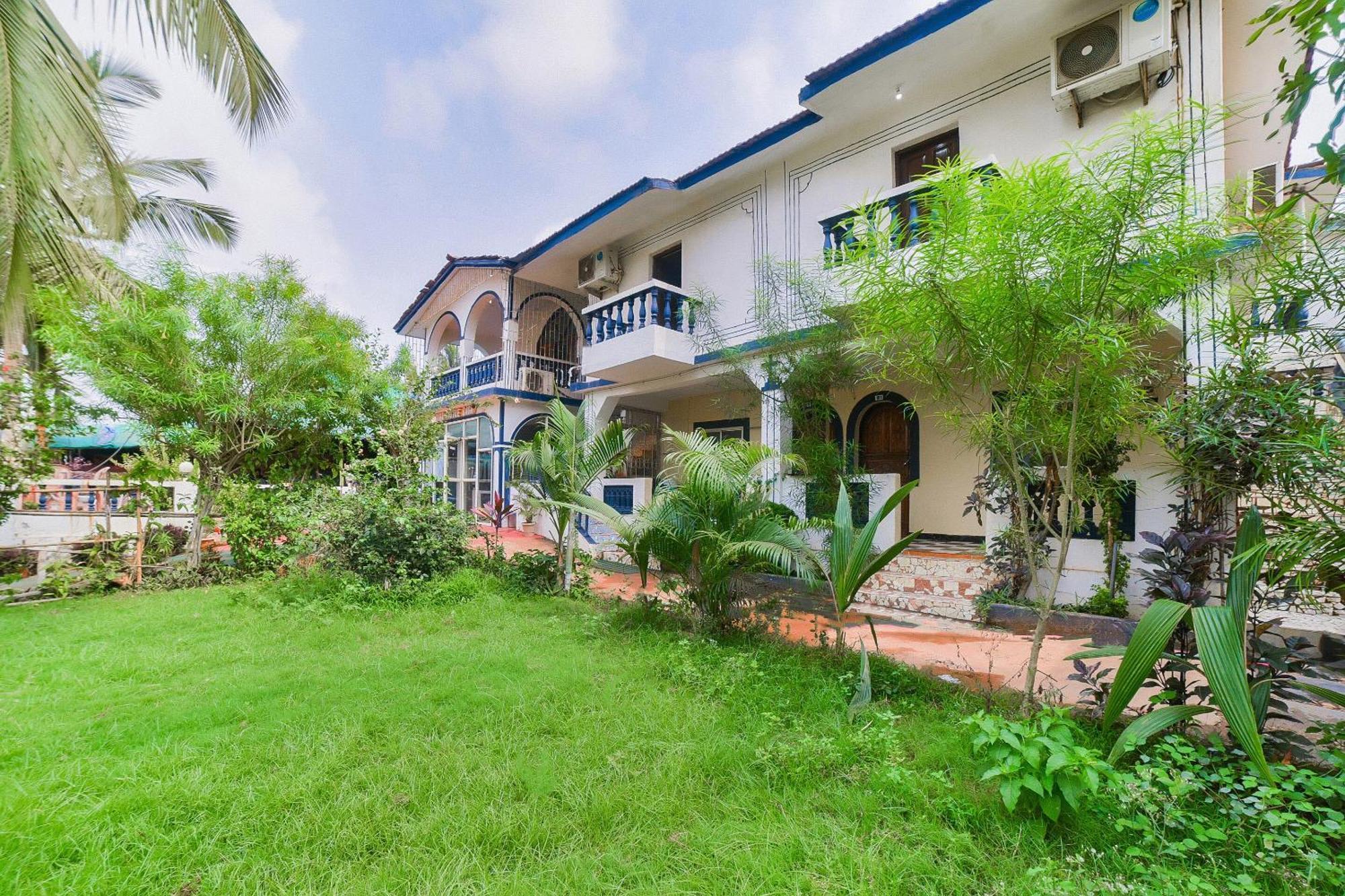 Oyo Royal Castle Near Baga Beach Exterior photo
